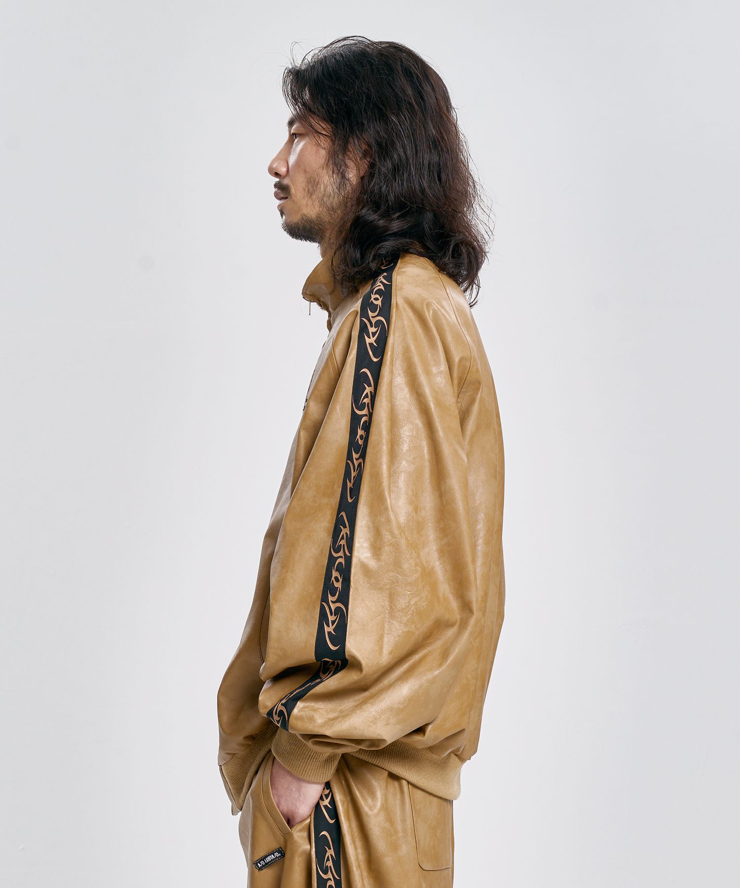 MUSINSA | AJOBYAJO Vegan Leather Oversized Raglan Track
