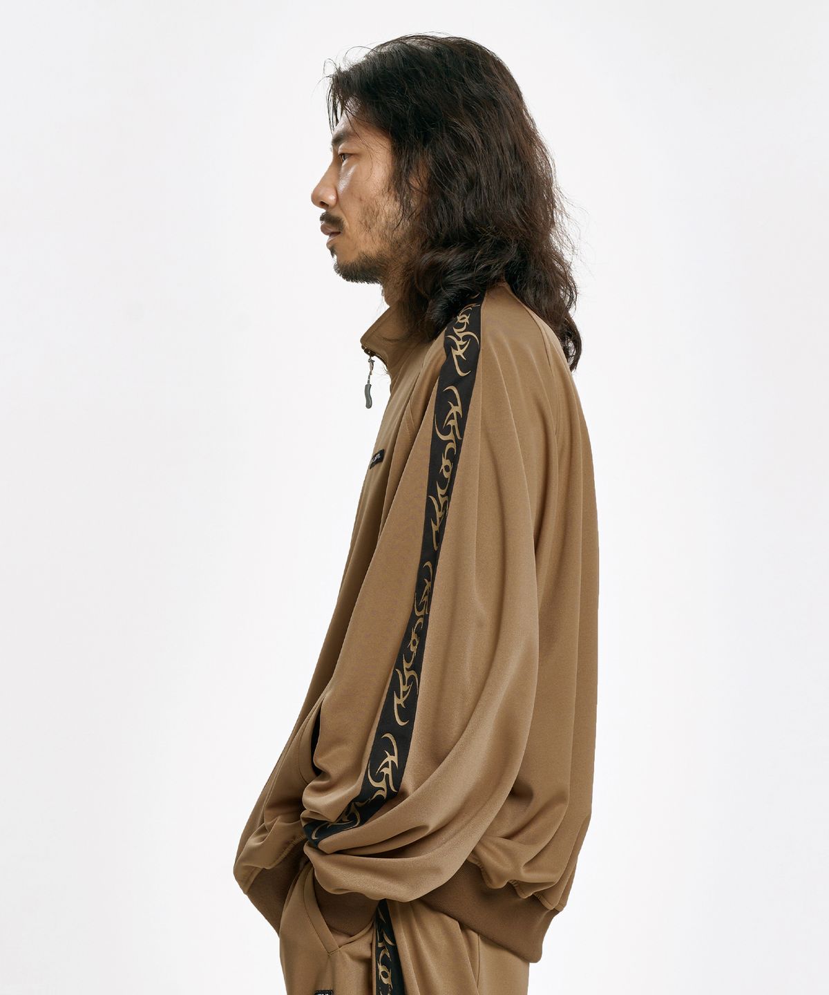 아조바이아조(AJOBYAJO) Oversized Raglan Track Jacket [MOCHA]
