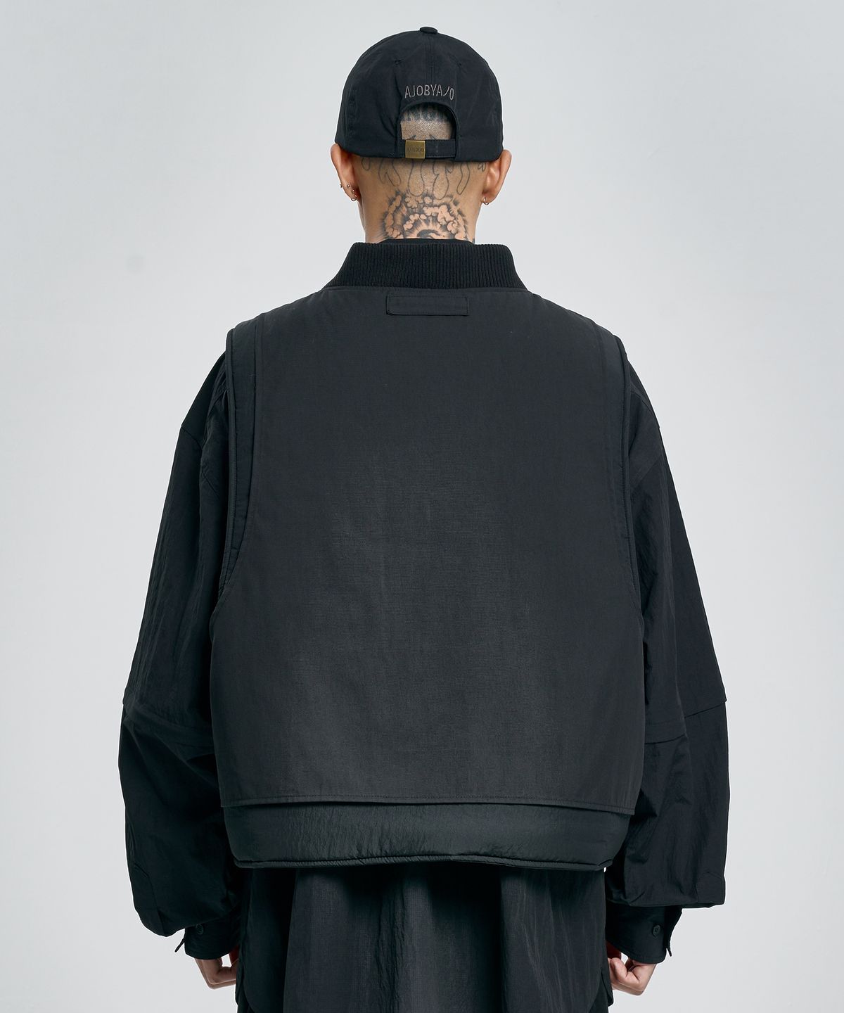 아조바이아조(AJOBYAJO) Layered Padded Zip Up Vest [BLACK]