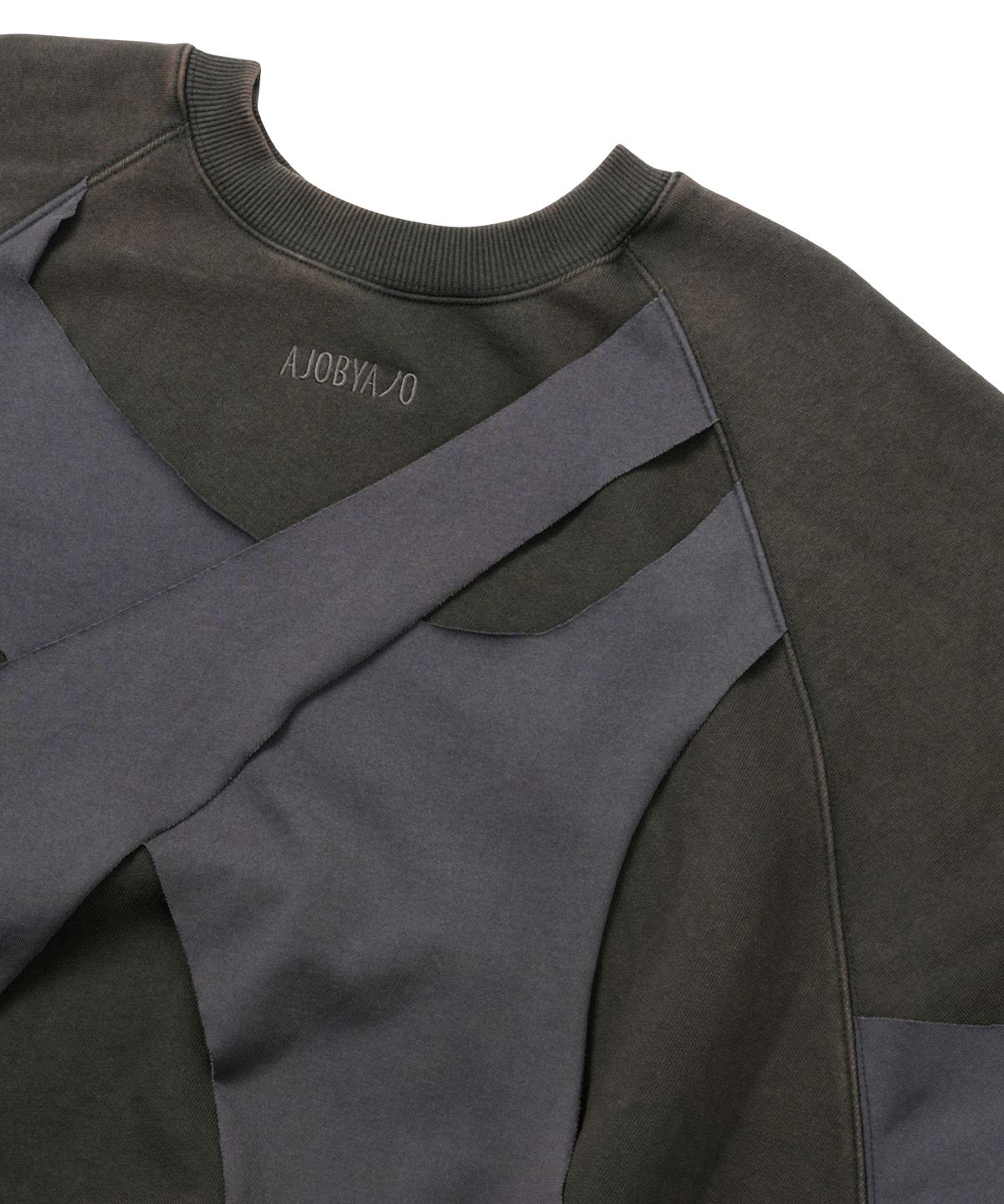 아조바이아조(AJOBYAJO) Paneled Washed Sweatshirt [CHARCOAL]