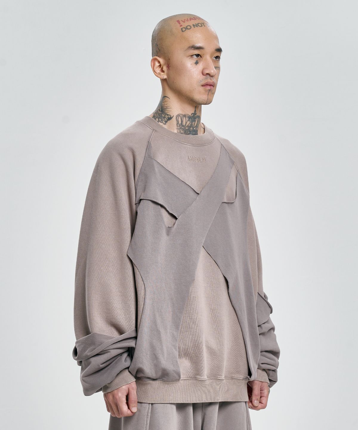 아조바이아조(AJOBYAJO) Paneled Washed Sweatshirt [DUSTY BEIGE]