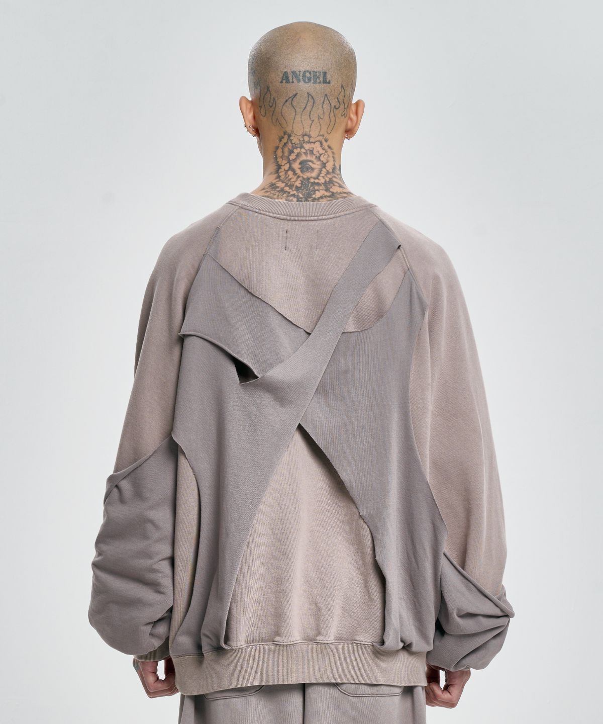아조바이아조(AJOBYAJO) Paneled Washed Sweatshirt [DUSTY BEIGE]
