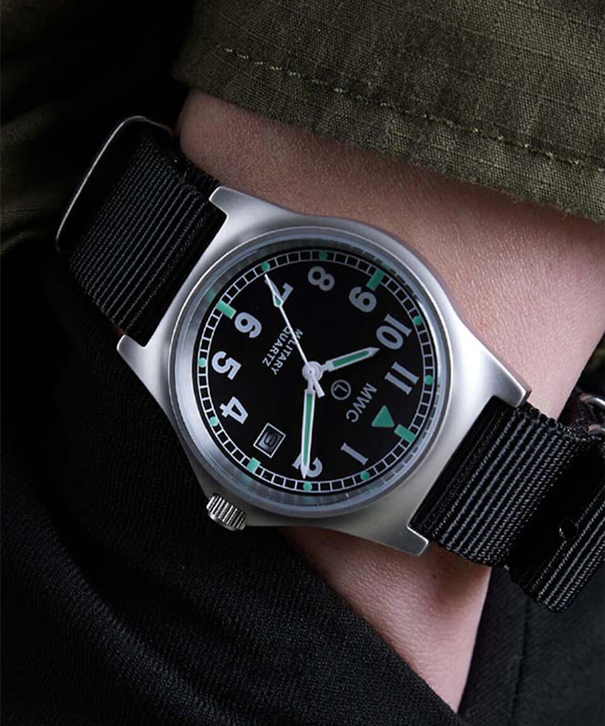 엠더블유씨 시계(MWC WATCH) G10 데이저스트 - 실버X블랙
