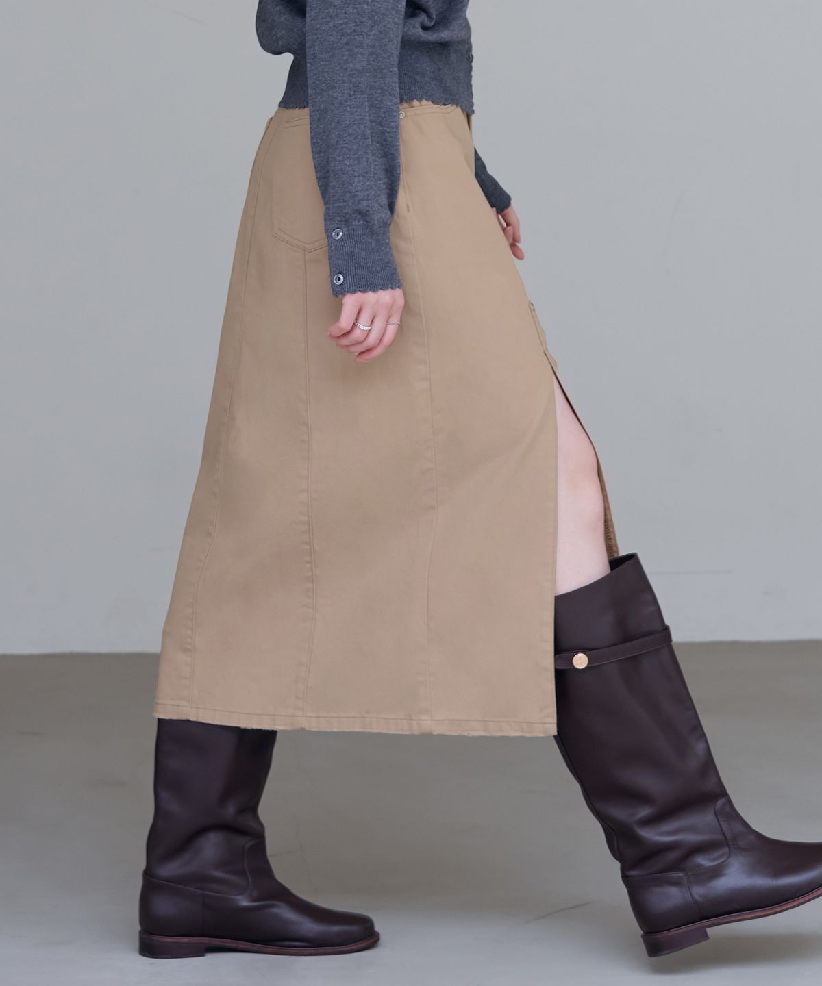 드로우핏 우먼(DRAWFIT WOMEN) 버티컬 라인 데님 롱 스커트 [WHITE]
