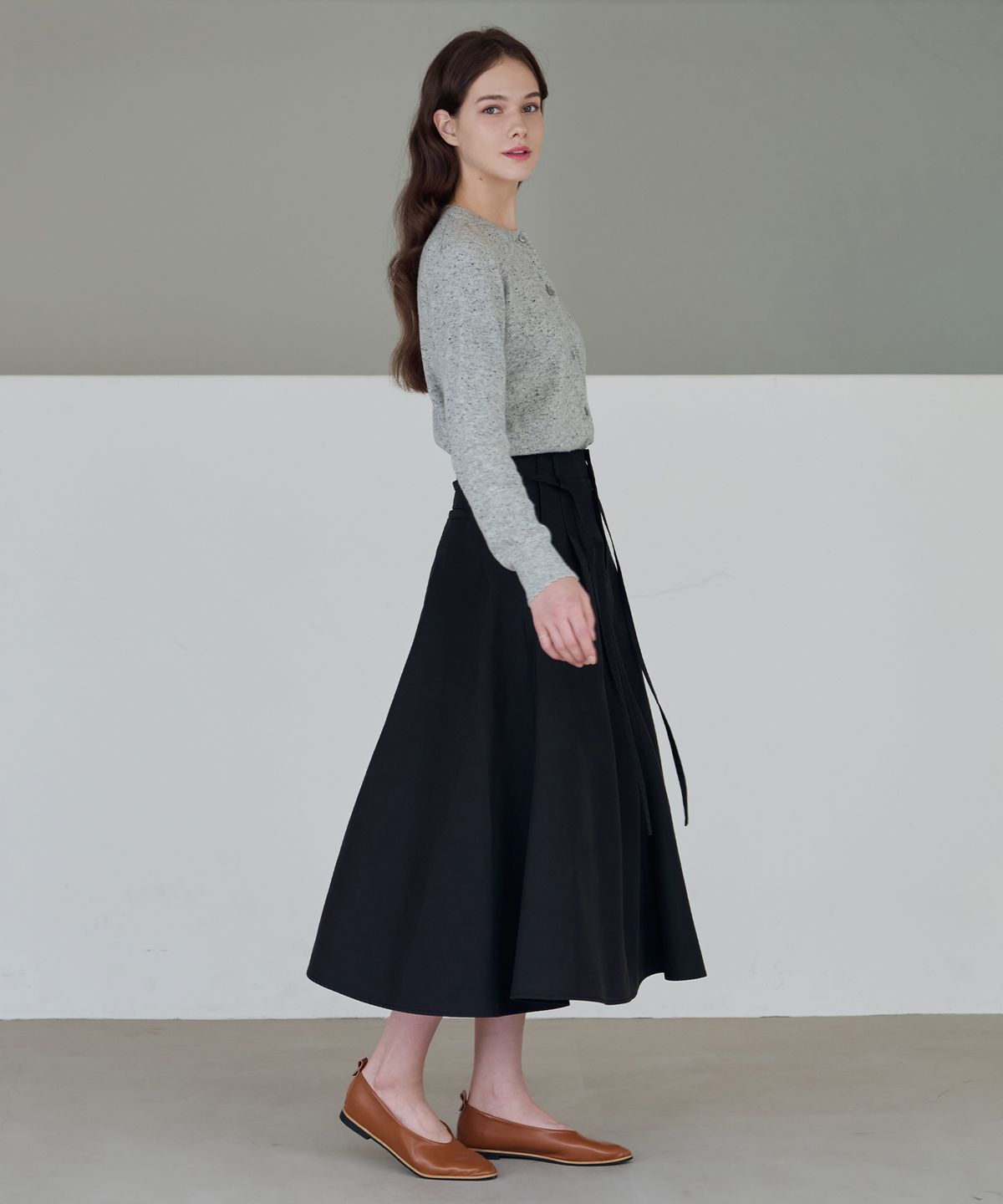 드로우핏 우먼(DRAWFIT WOMEN) 원 턱 코튼 플레어 스커트 [WHITE]