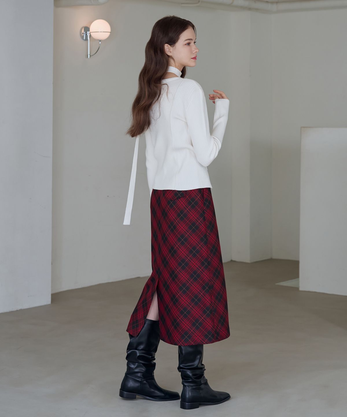드로우핏 우먼(DRAWFIT WOMEN) 바이어스 체크 골디쉬 미디 스커트 [RED]