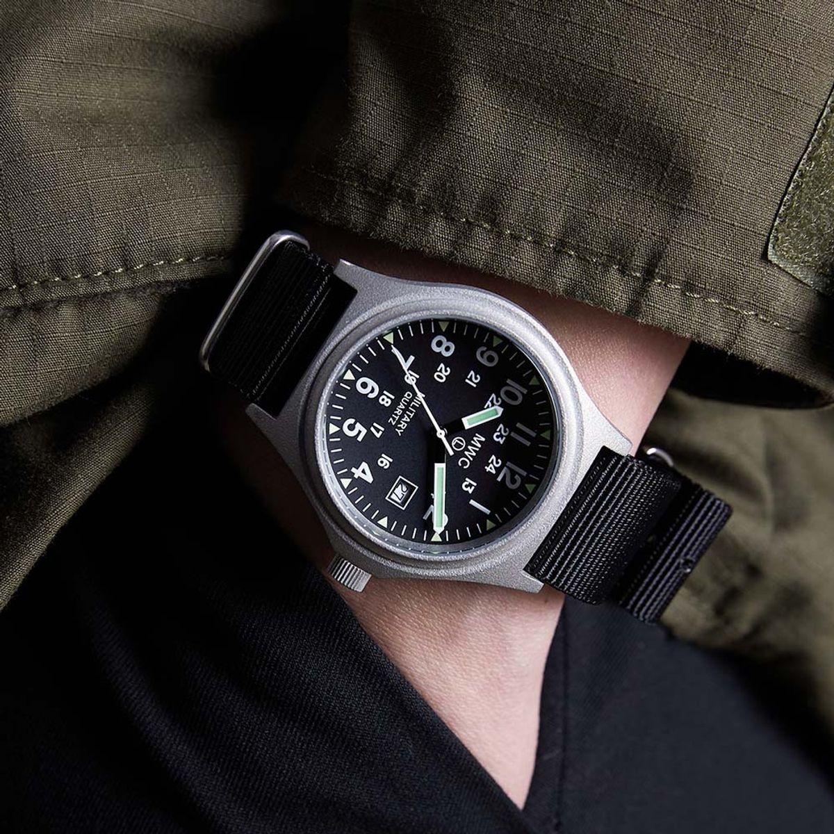 엠더블유씨 시계(MWC WATCH) G10 배터리해치 24H - 실버X블랙