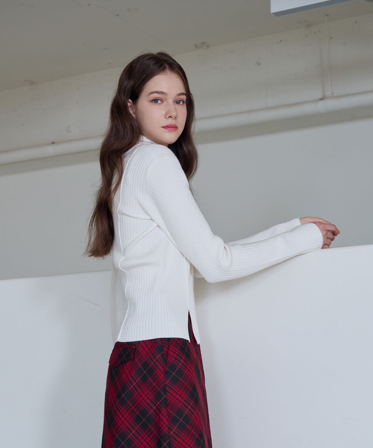 드로우핏 우먼(DRAWFIT WOMEN) 투 페이스 슬릿 골지 니트 탑 [BLACK]
