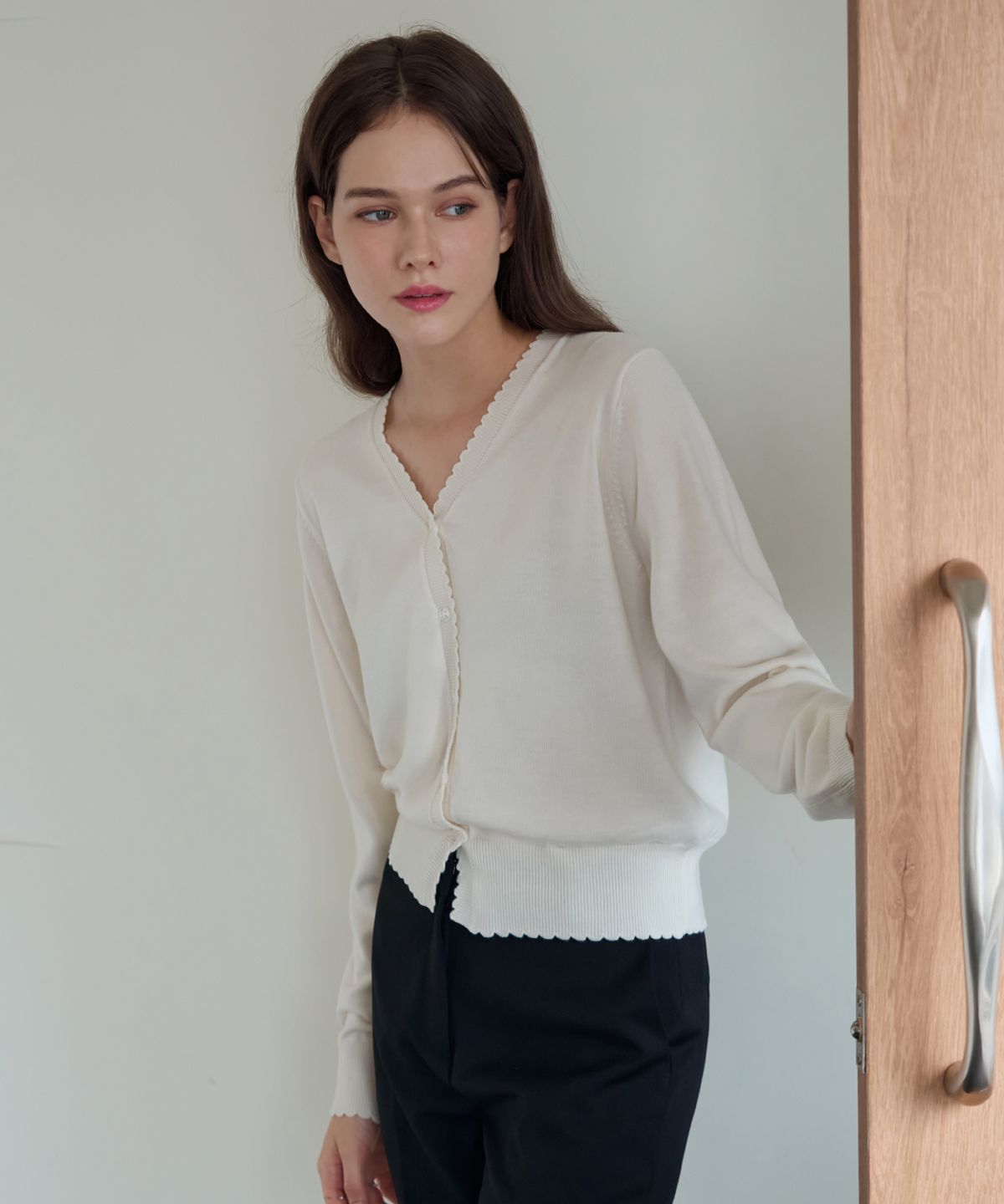 드로우핏 우먼(DRAWFIT WOMEN) 라운드 엣지 울 브이넥 가디건 [M.GREY]