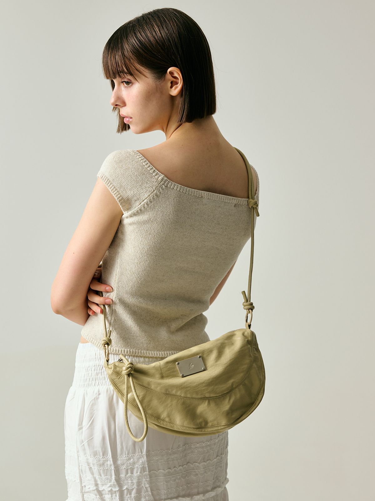 샐볼(SALBOL) LEATHER CROSS POUCH BAG[BEIGE]