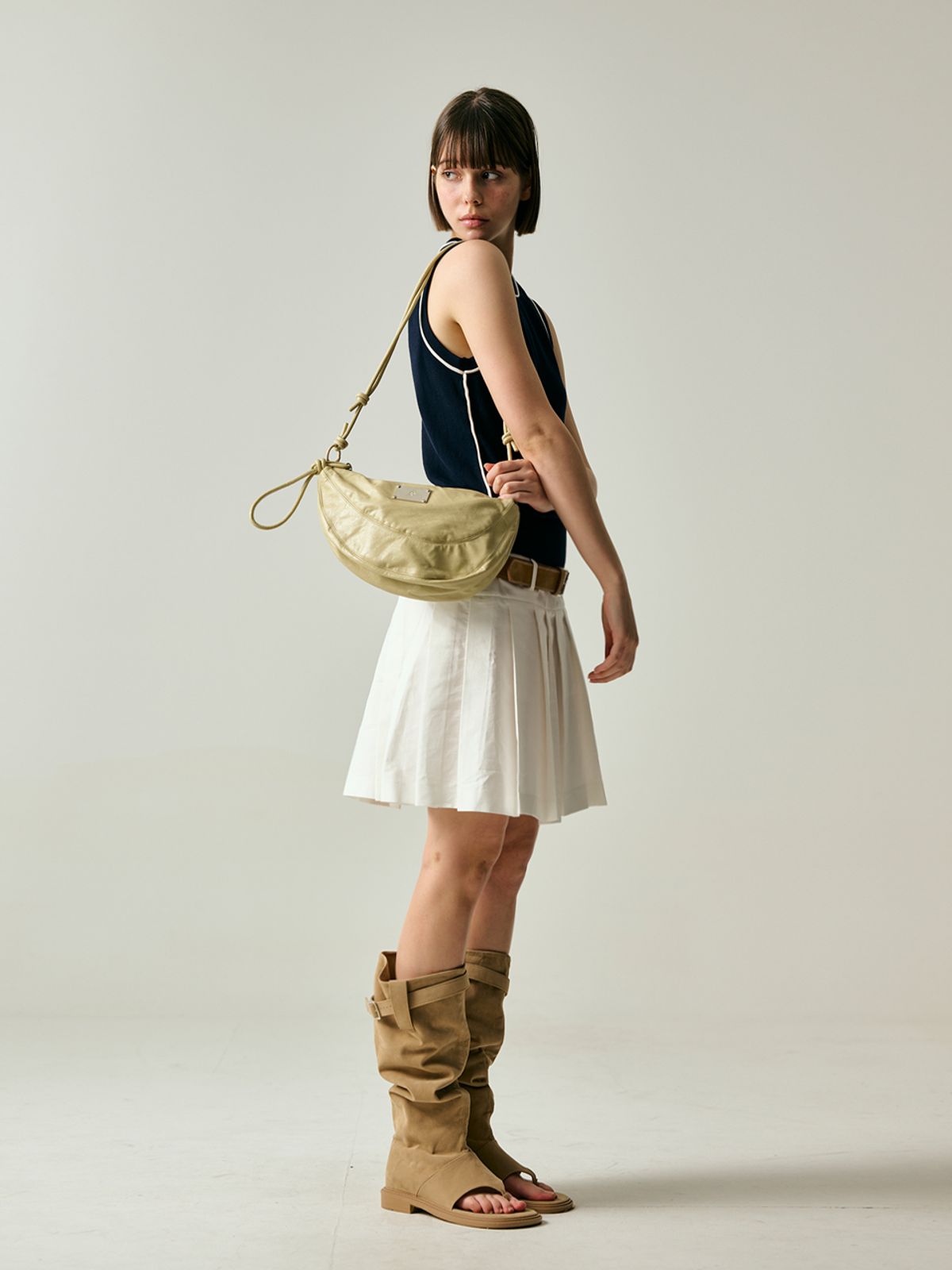 샐볼(SALBOL) LEATHER CROSS POUCH BAG[BEIGE]