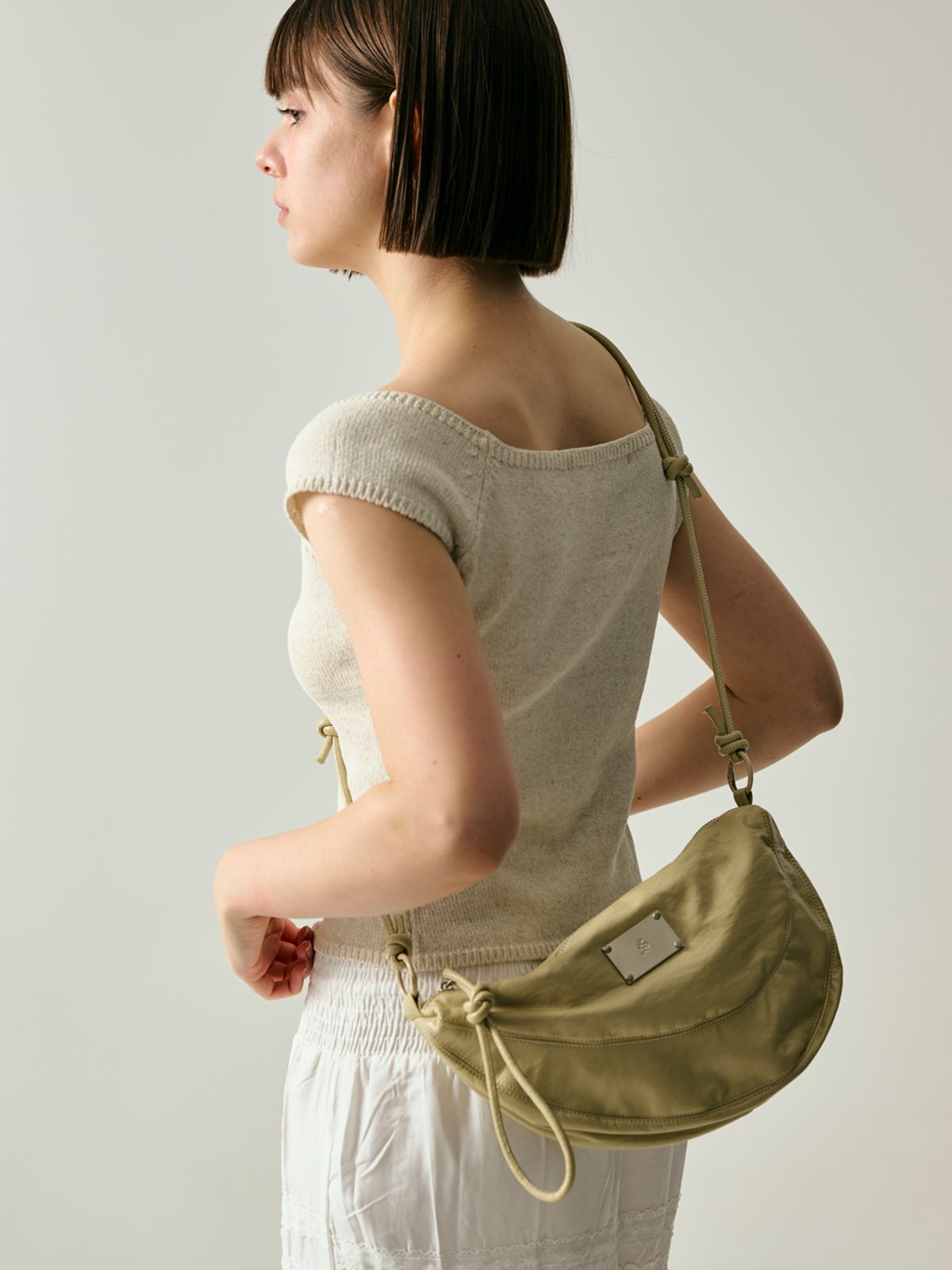 샐볼(SALBOL) LEATHER CROSS POUCH BAG[BEIGE]