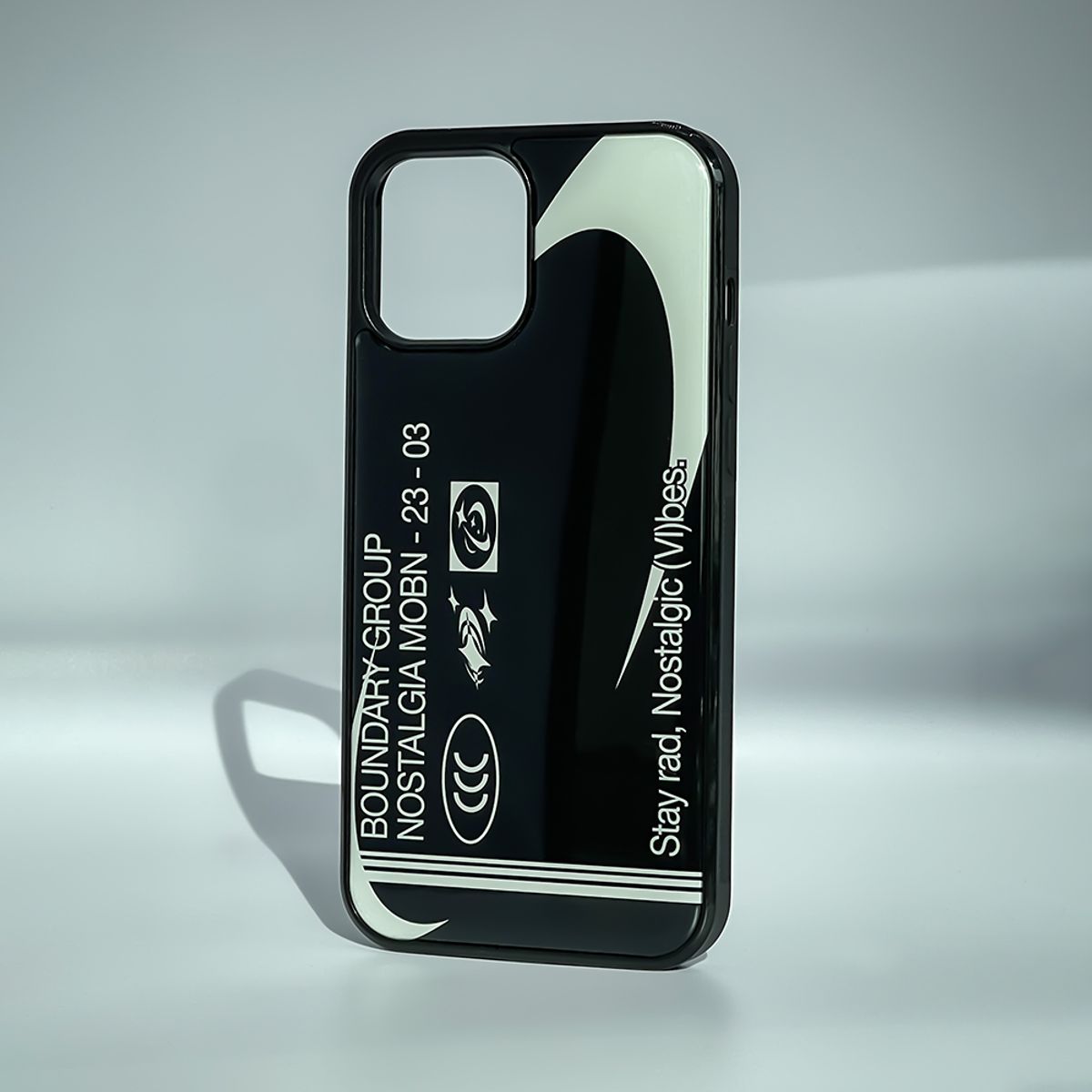 메모리즈바운더리(MEMORIESBOUNDARY) Nostalgic Vibes Phone Case (BK)