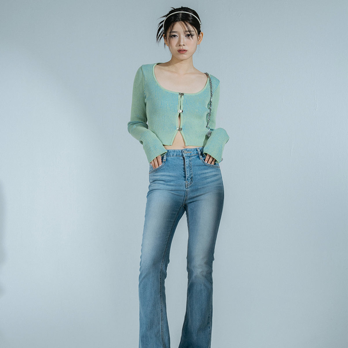 어맵시(AMAPC) 룬 스퀘어넥 가디건 라임그린