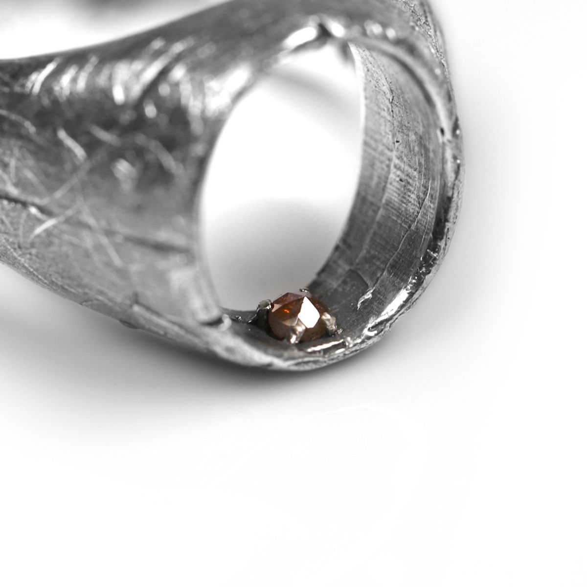 어 그라운드 링(AGROUNDRING) Rough Open Ring