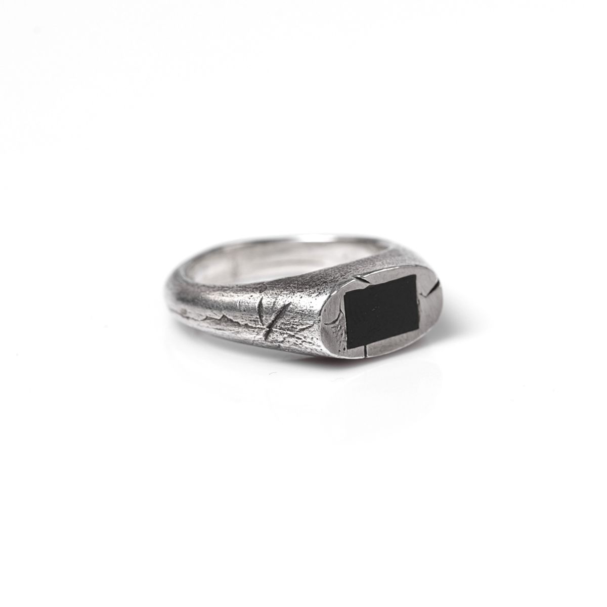 어 그라운드 링(AGROUNDRING) Square Onyx Ring