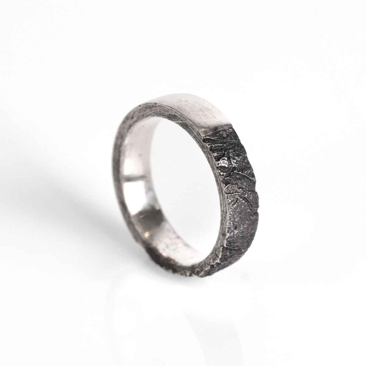 어 그라운드 링(AGROUNDRING) Half Ring