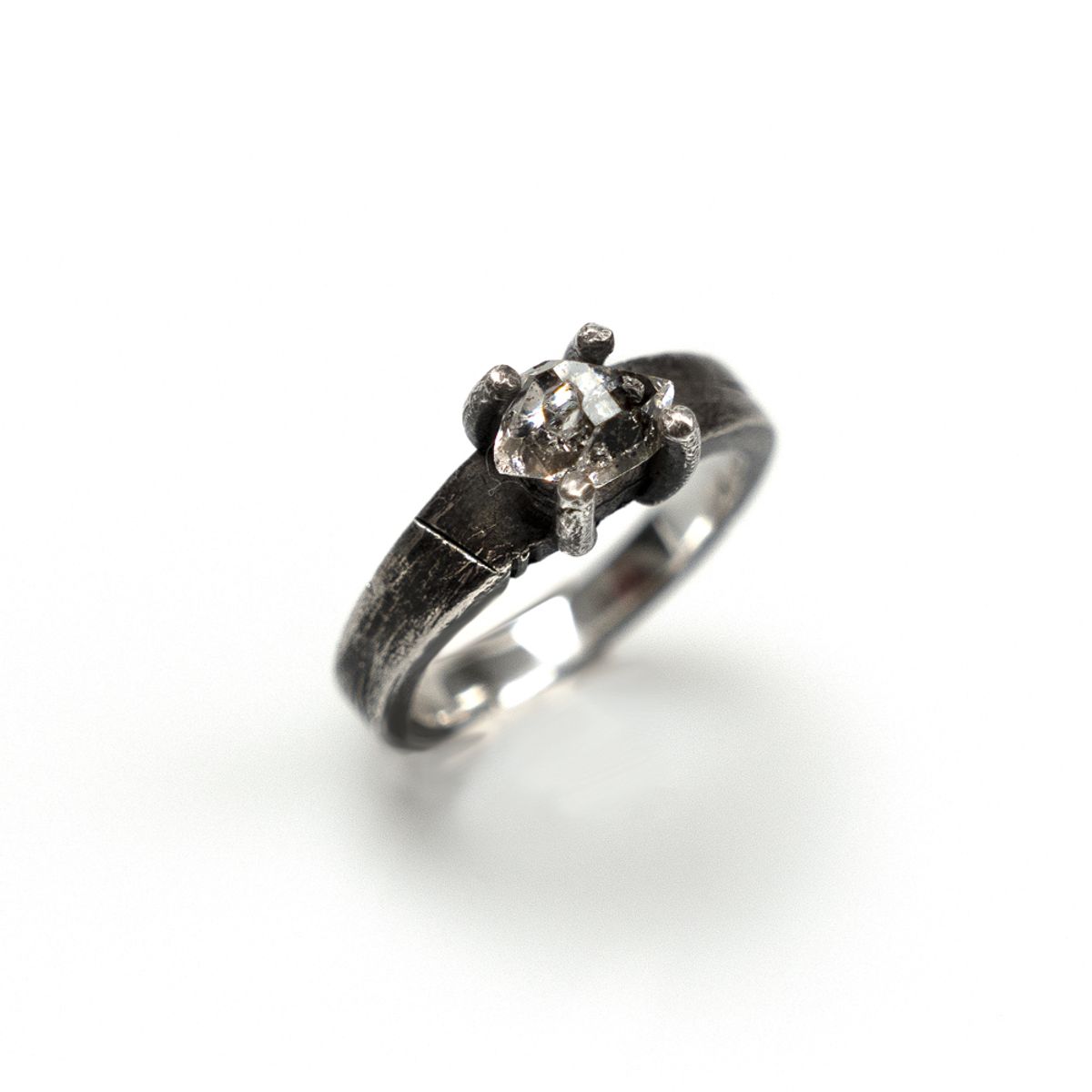 어 그라운드 링(AGROUNDRING) Herkimar Diamound Ring
