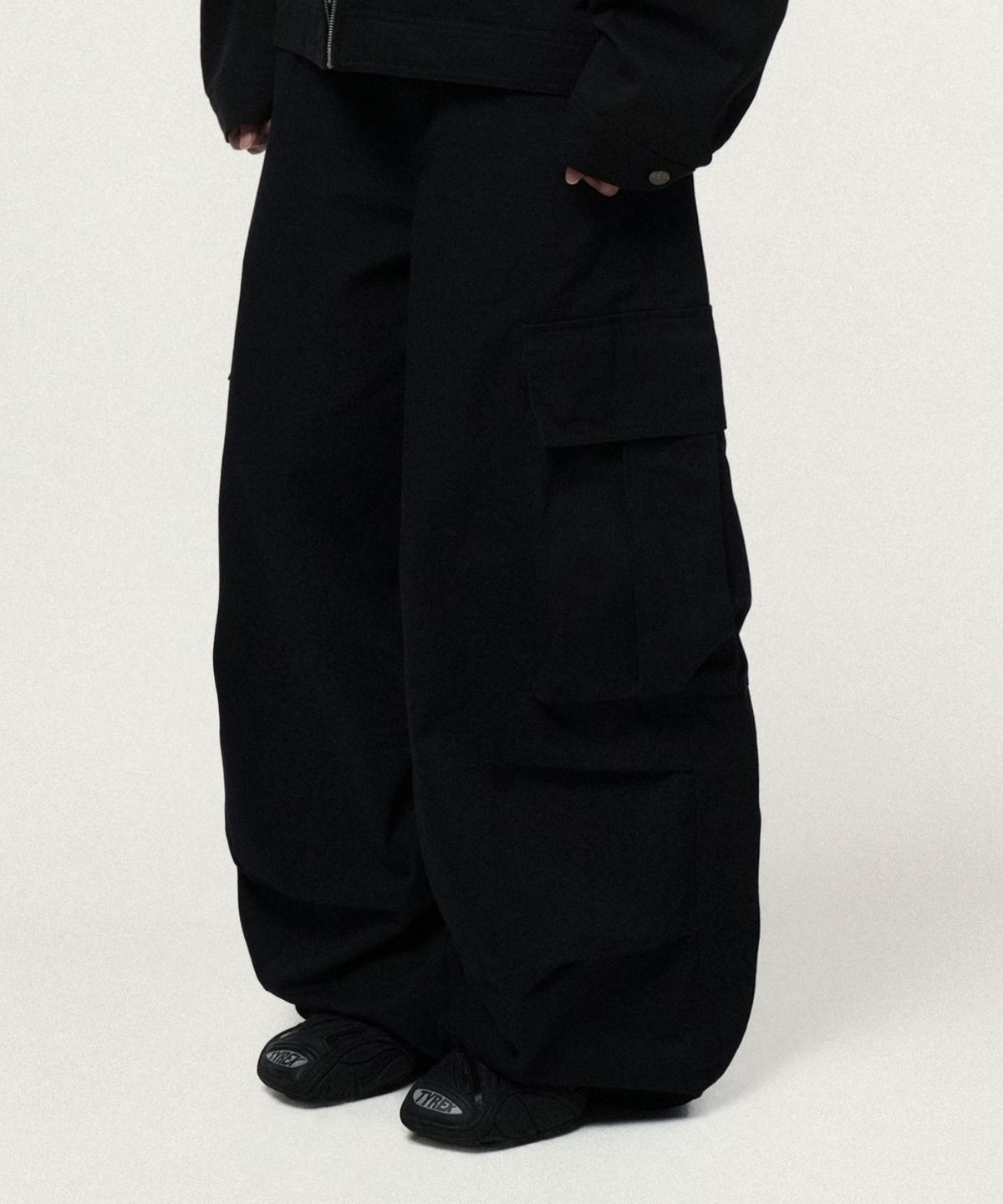 아이돈워너셀(IDWS) Andy Twill Balloon Cargo Pants Navy
