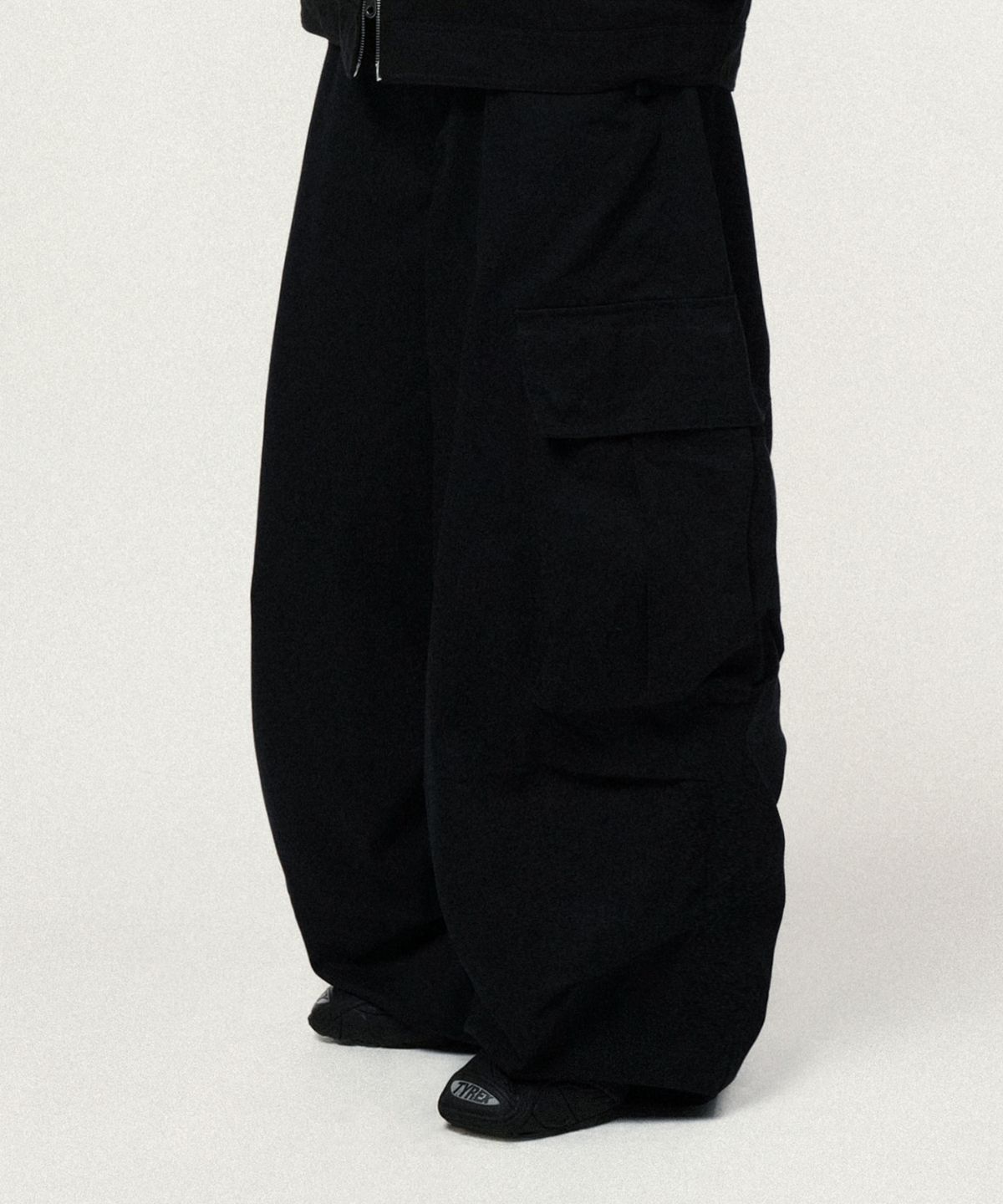 아이돈워너셀(IDWS) Andy Twill Balloon Cargo Pants Navy