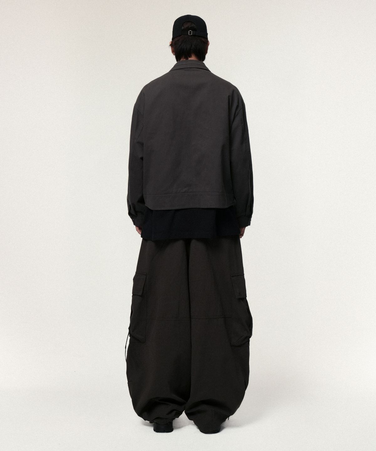 아이돈워너셀(IDWS) Andy Twill Balloon Cargo Pants Charcoal