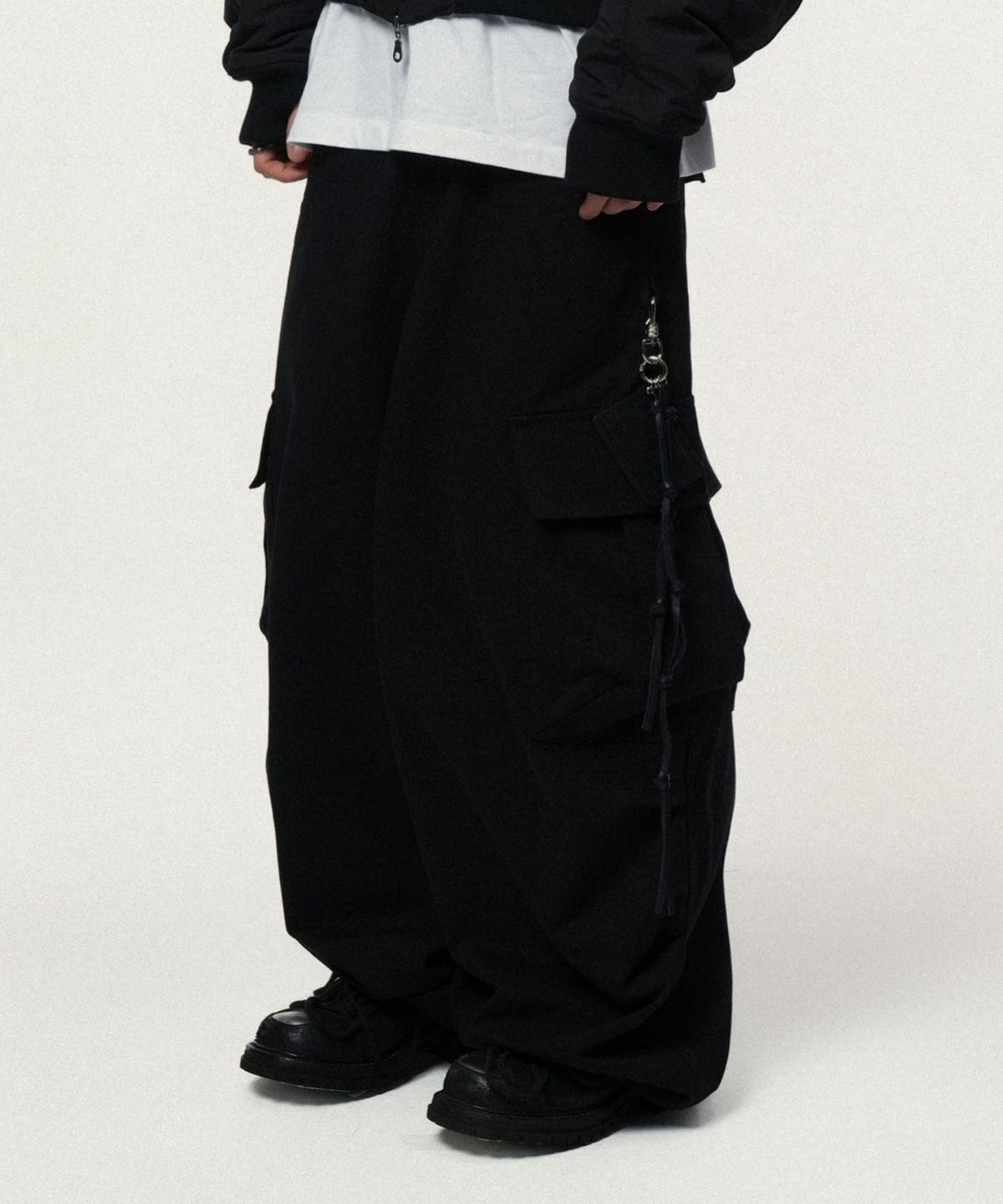 아이돈워너셀(IDWS) Andy Twill Balloon Cargo Pants Black