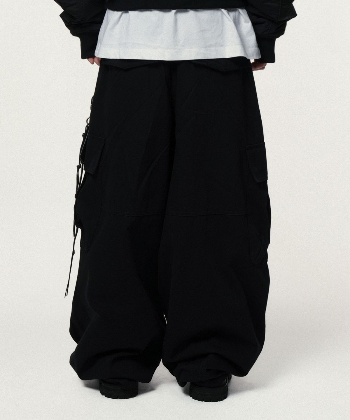 아이돈워너셀(IDWS) Andy Twill Balloon Cargo Pants Black