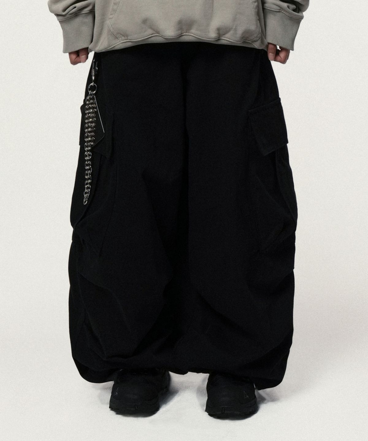 아이돈워너셀(IDWS) Andy Twill Balloon Cargo Pants Black