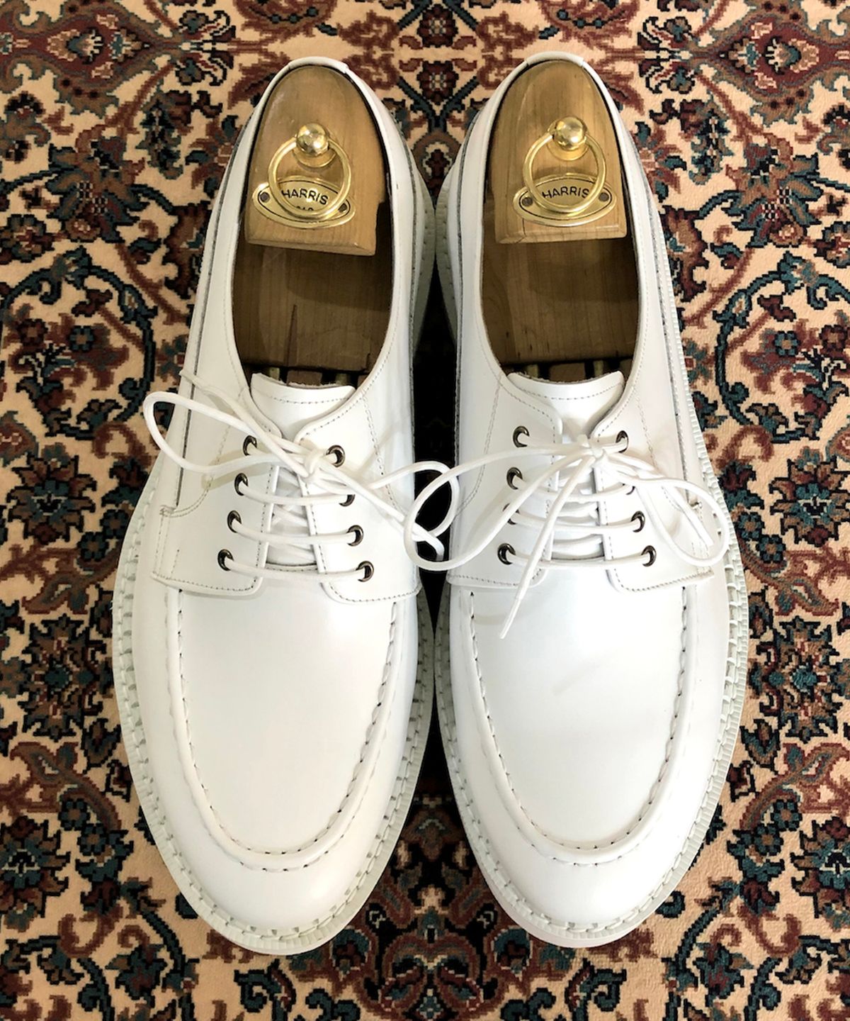 조앤슈(JOENSHOE) 버그너 유팁 오버솔 워커 화이트