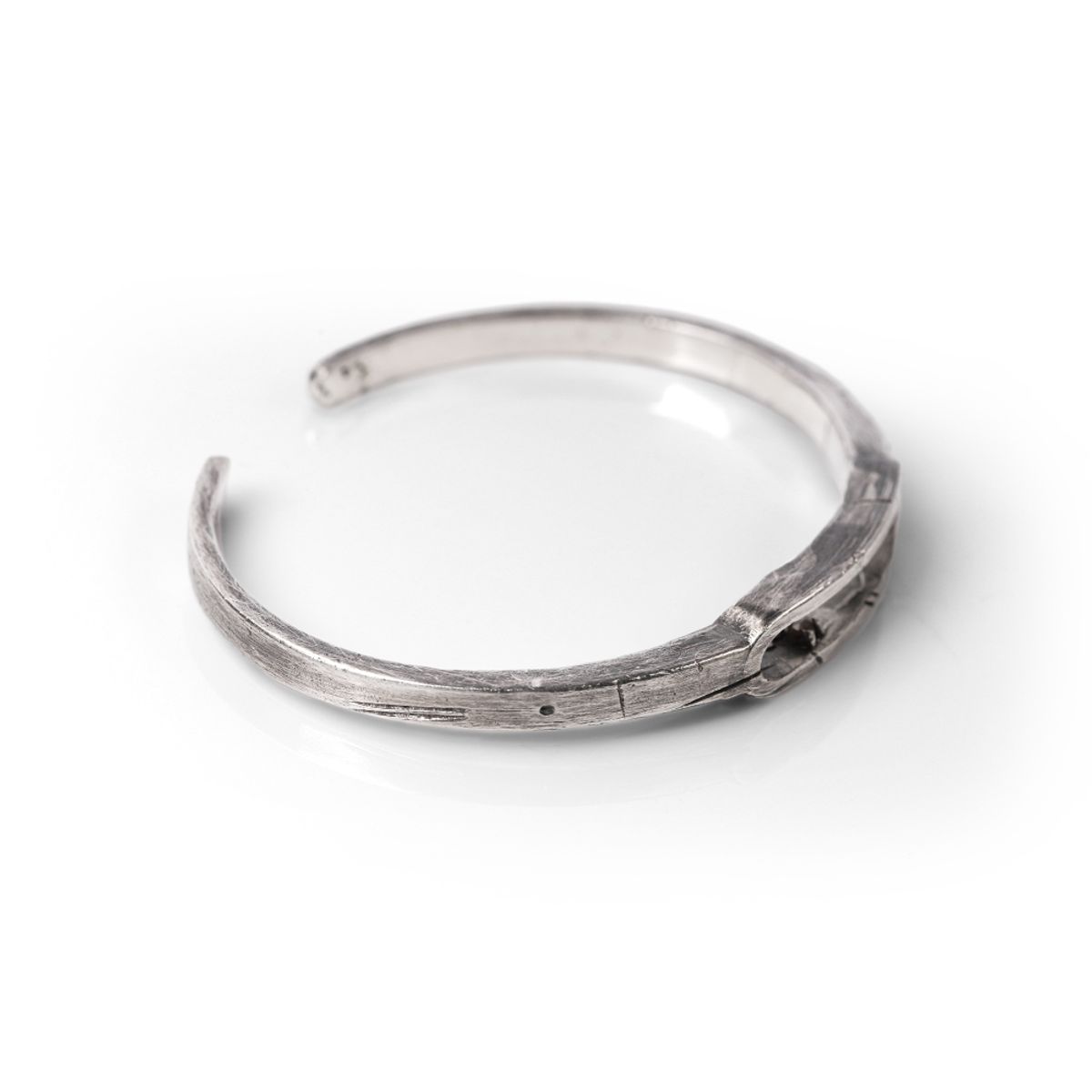 어 그라운드 링(AGROUNDRING) Rough Open Bangle