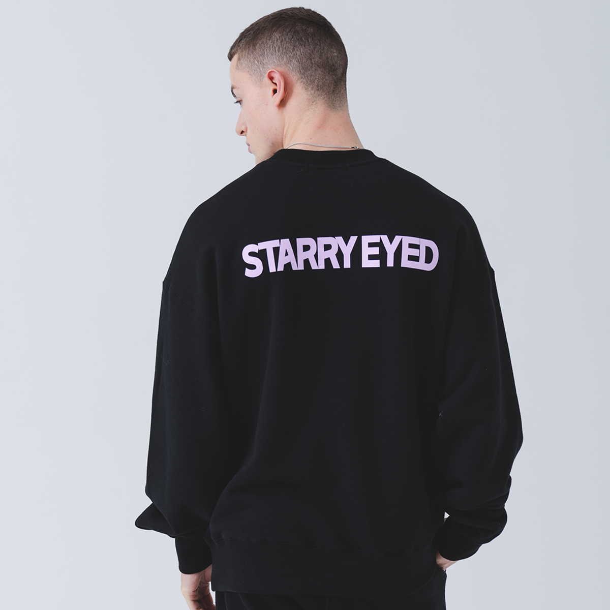 스태리 아이드(STARRYEYED) 시그니처 스타 오버핏 맨투맨 (블랙)