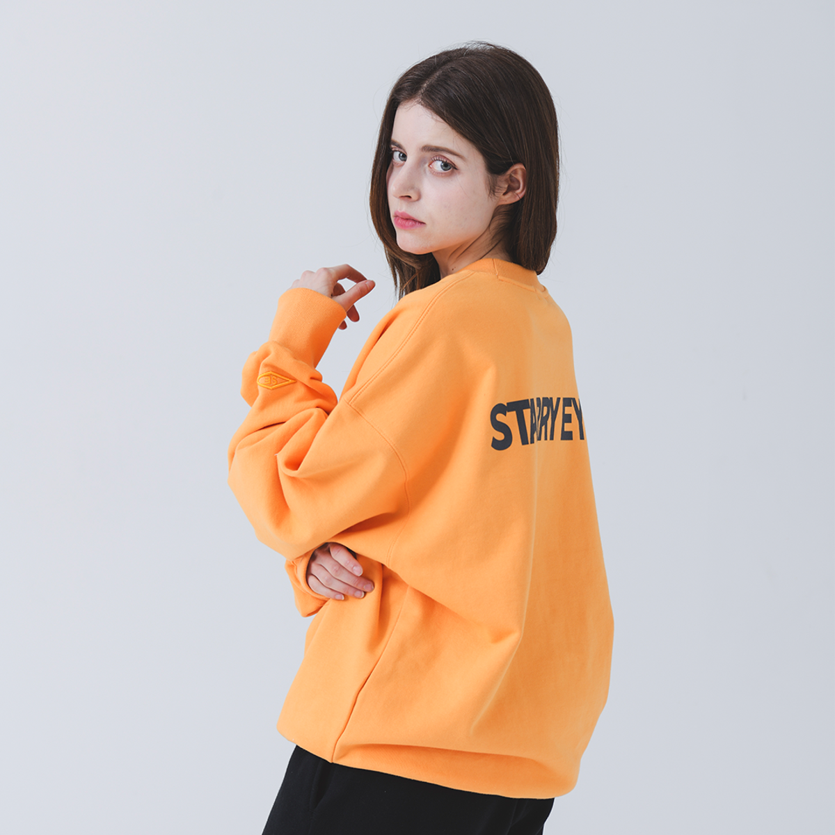스태리 아이드(STARRYEYED) 시그니처 스타 오버핏 맨투맨 (오렌지)