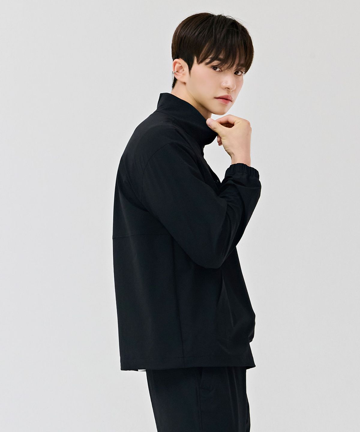 체이스컬트(CHASECULT) 공용 스트레치 하이넥 아노락 티셔츠-DERU5119B03