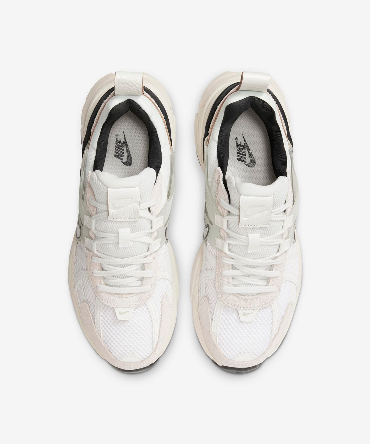 나이키(NIKE) V2K 런 W - 서밋 화이트:크롬:화이트:라이브 오어우드 본:샌드드리프트:블랙 / FN6703-100
