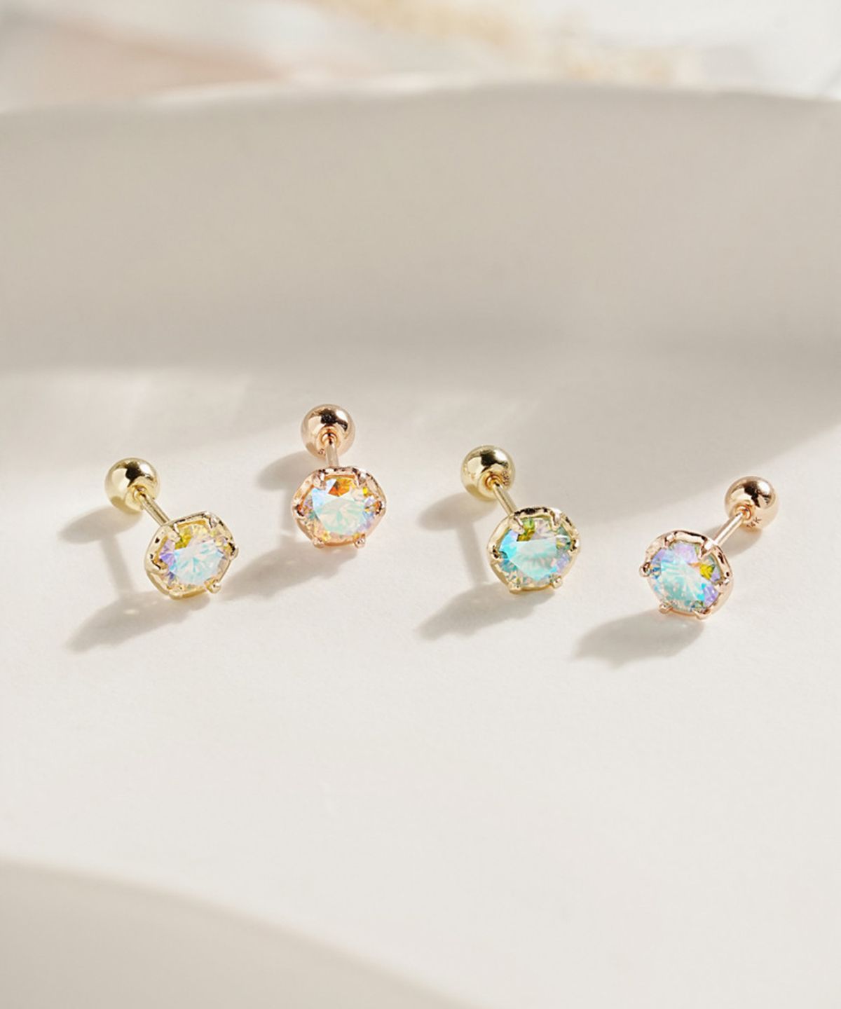 미니멀피어싱(MINIMALPIERCING) 14K 모이사나이트 다이아 오로라 피어싱 귀걸이 3부