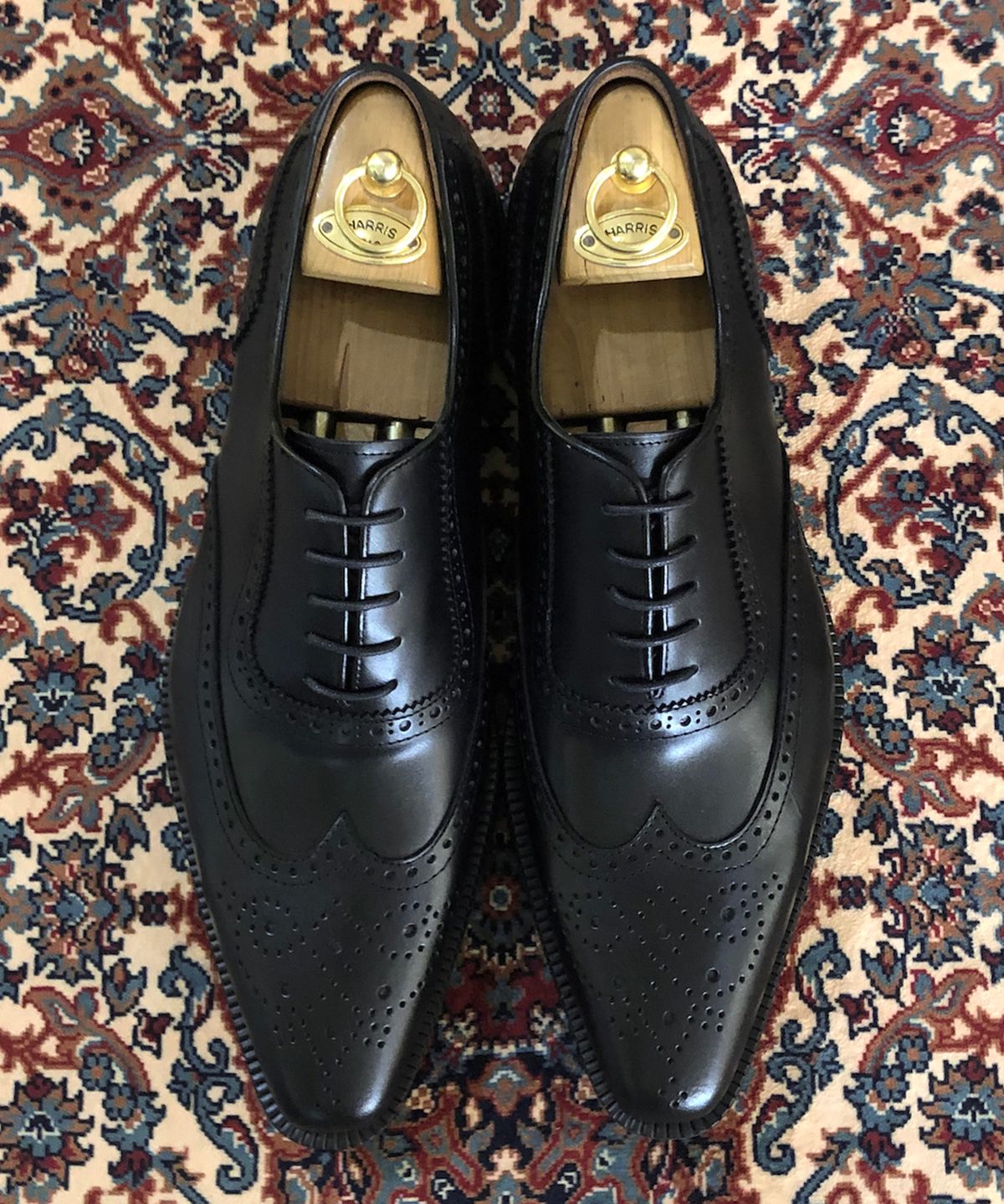 조앤슈(JOENSHOE) 헤리티지 윙팁 브로깅 옥스퍼드 블랙