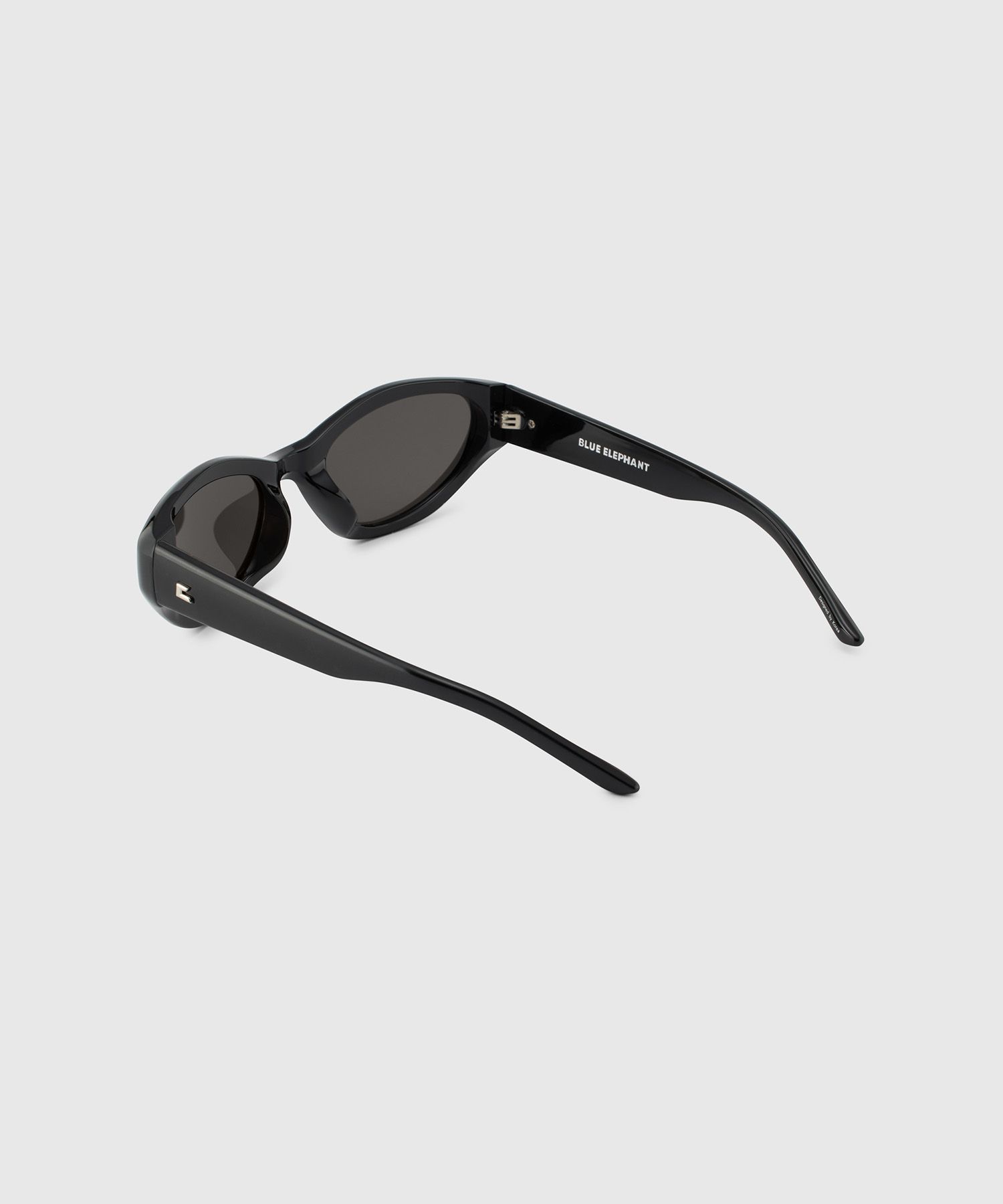 ブルーエレファントBLUE ELEPHANT サングラス　IL A black MUSINSA公式 | BLUE ELEPHANT SLAY black