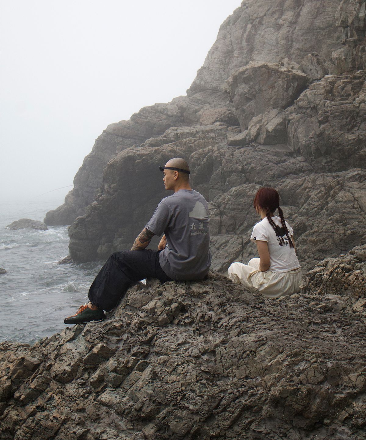 와일(WHILE) 와일 북한산 남자반팔티셔츠 (STONE GREY)