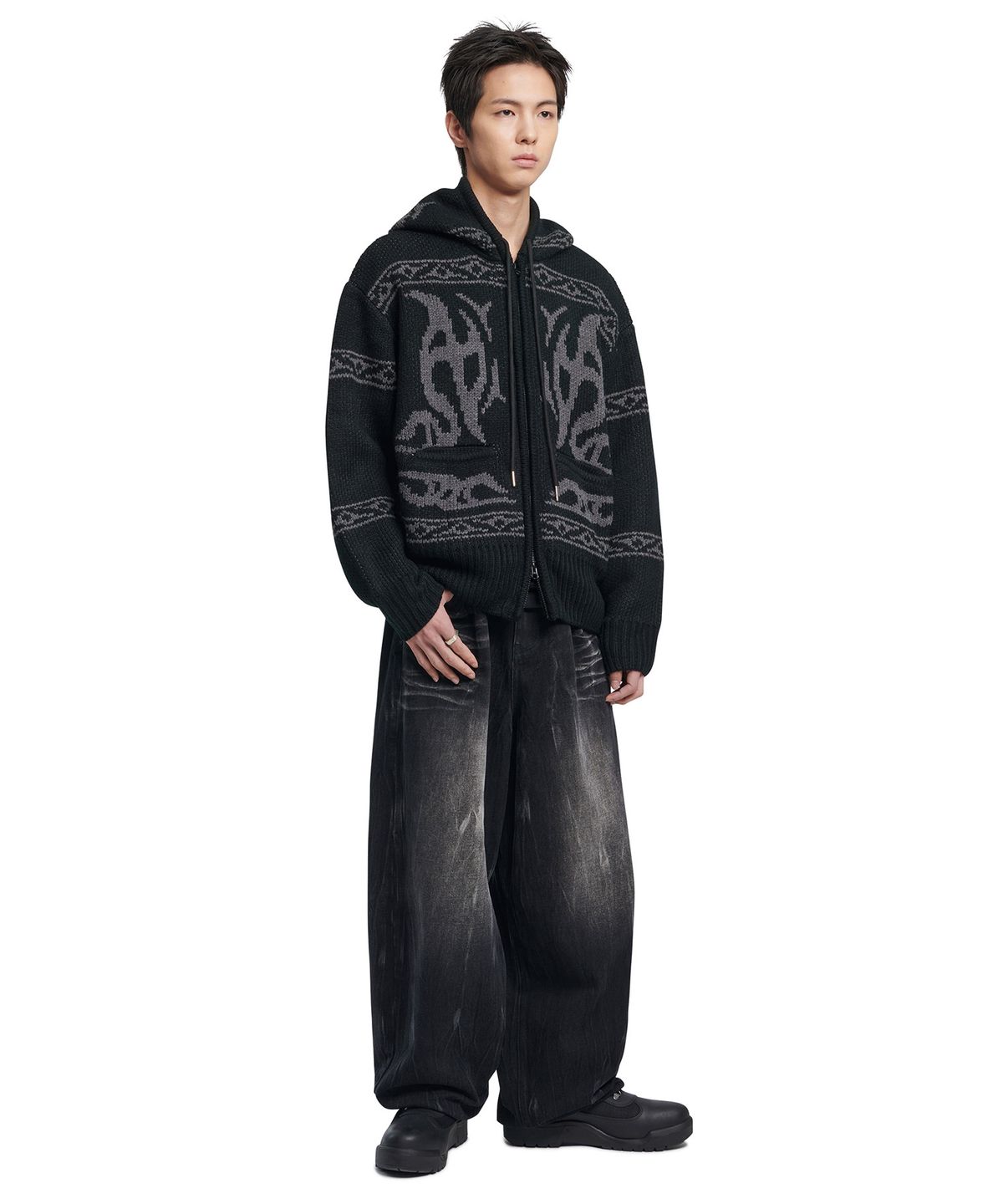 노매뉴얼(NOMANUAL) COWICHAN HOODED ZIP-UP - BLACK