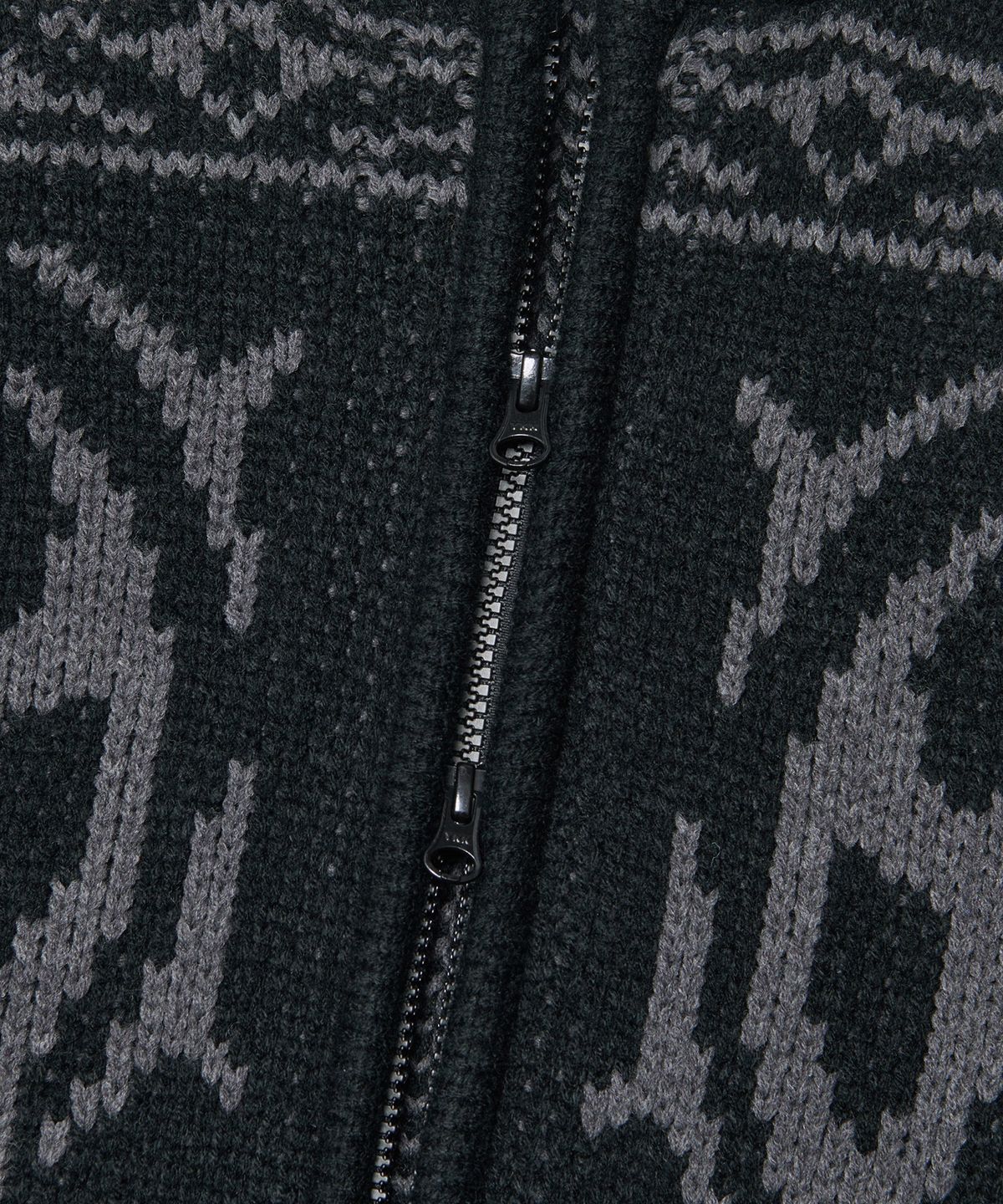노매뉴얼(NOMANUAL) COWICHAN HOODED ZIP-UP - BLACK