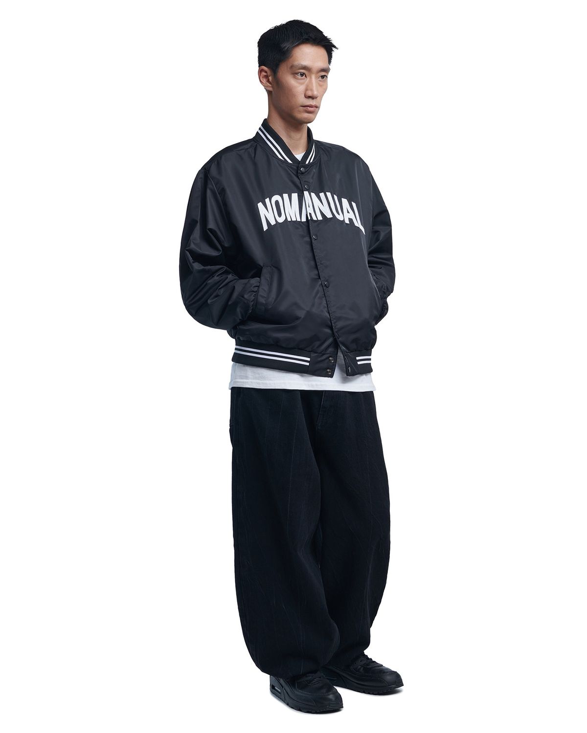 노매뉴얼(NOMANUAL) ARCH LOGO VARSITY JACKET - BLACK