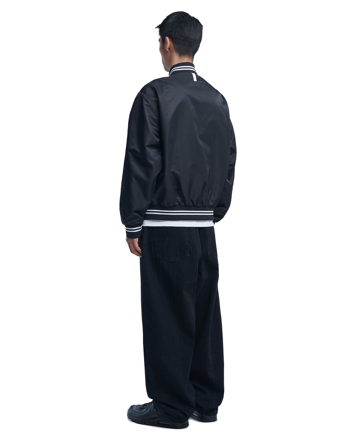 노매뉴얼(NOMANUAL) ARCH LOGO VARSITY JACKET - BLACK