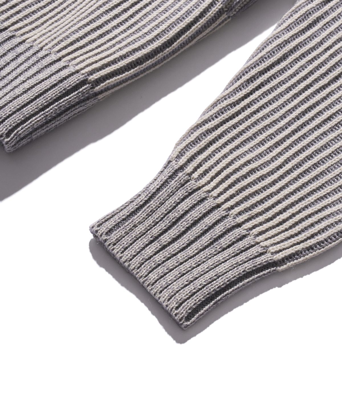 에이카화이트(AECA) MOUNTAIN TWO TONE HOOD KNIT-CREAM