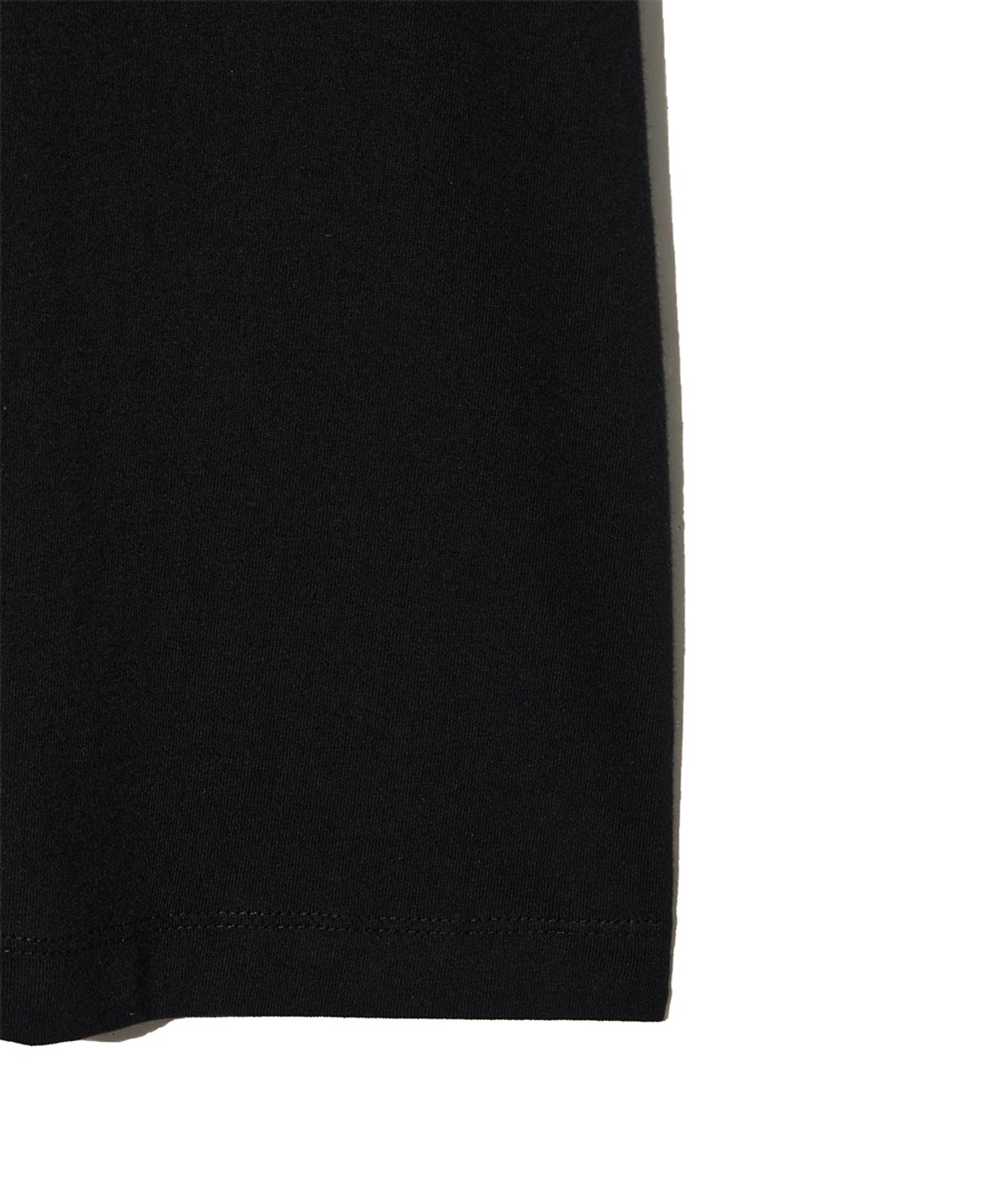 메종미네드(MAISON MINED) DOODLE HEART HALF T BLACK