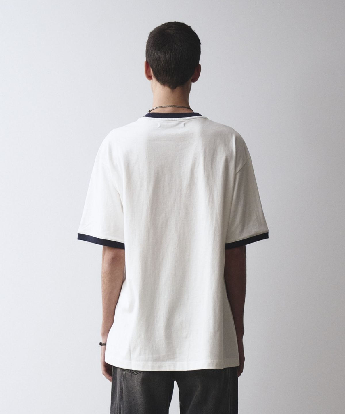 메종미네드(MAISON MINED) DOODLE HEART RINGER HALF T WHITE