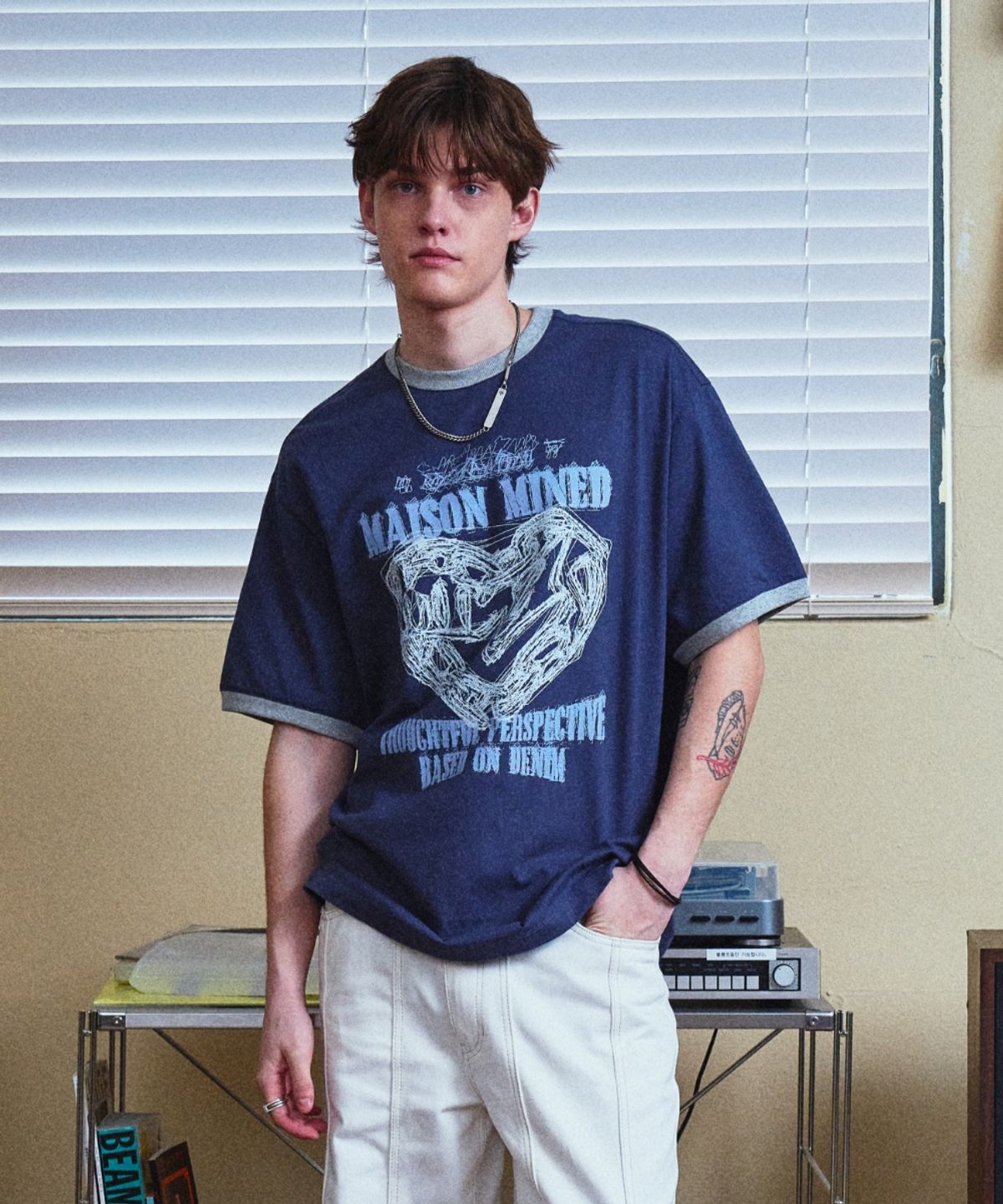 메종미네드(MAISON MINED) DOODLE HEART RINGER HALF T WHITE