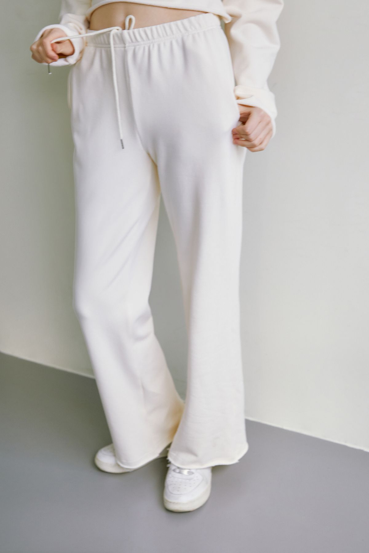 큐피도(KUPIDO) Bella boots cut Sweat Pants _ Ivory