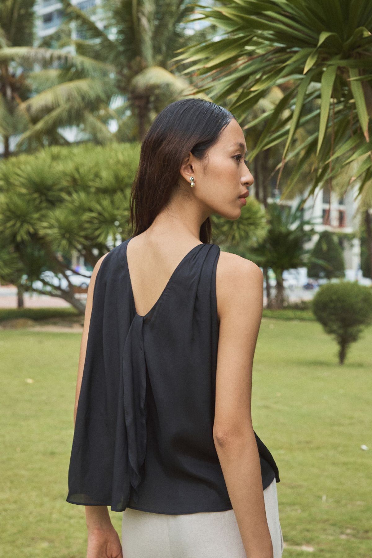 큐피도(KUPIDO) Siera twist Blouse _ black