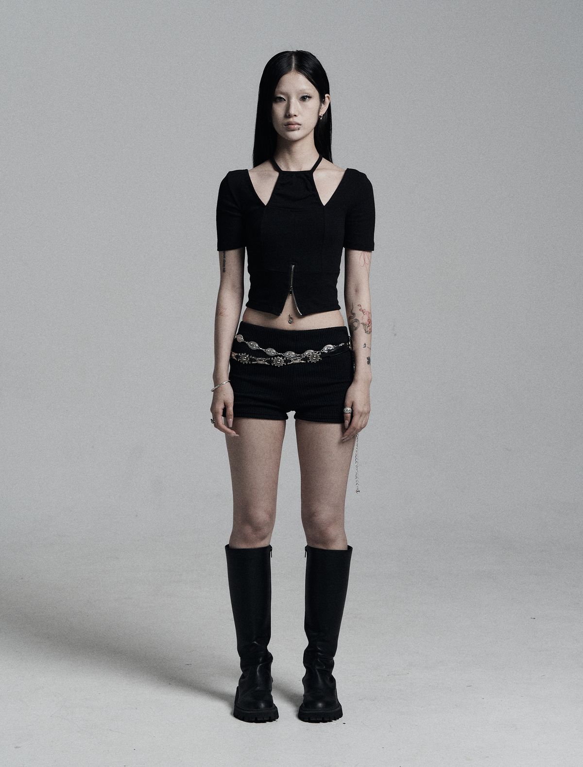 미트라(MITRA) 컷아웃 레이어드 집업탑