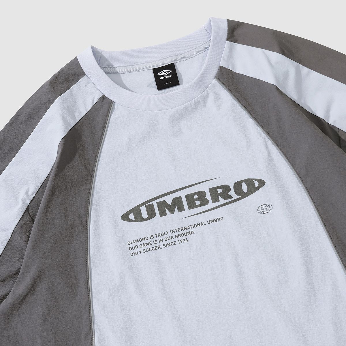 엄브로(UMBRO) 퓨쳐리즘 우븐 피스테 그레이(UP321CWT94)